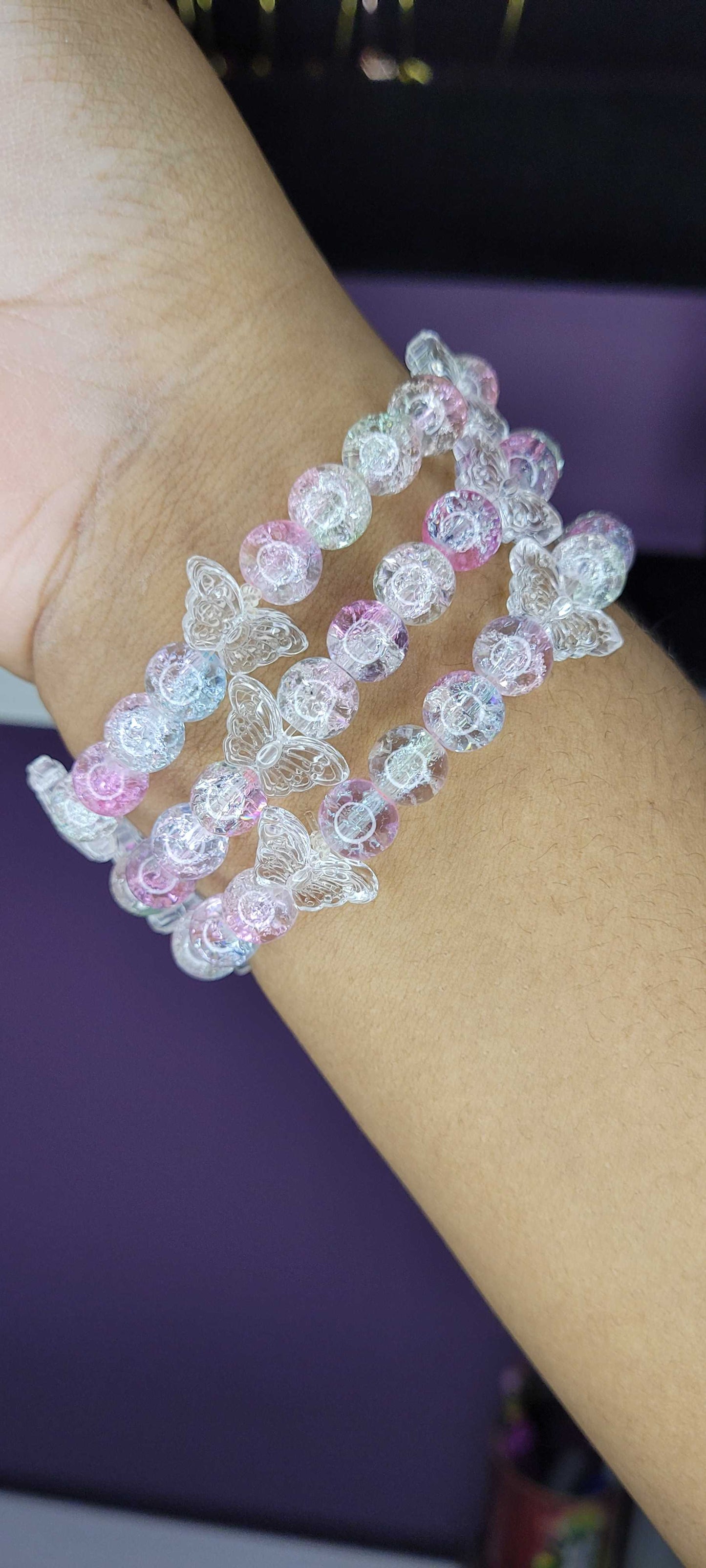 CLEAR CRACKLE BRACELET WITH BUTTERFLIES