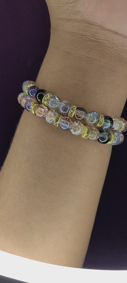 BLACK AND BROWN CRACKLE BRACELET WITH GOLD SPACERS