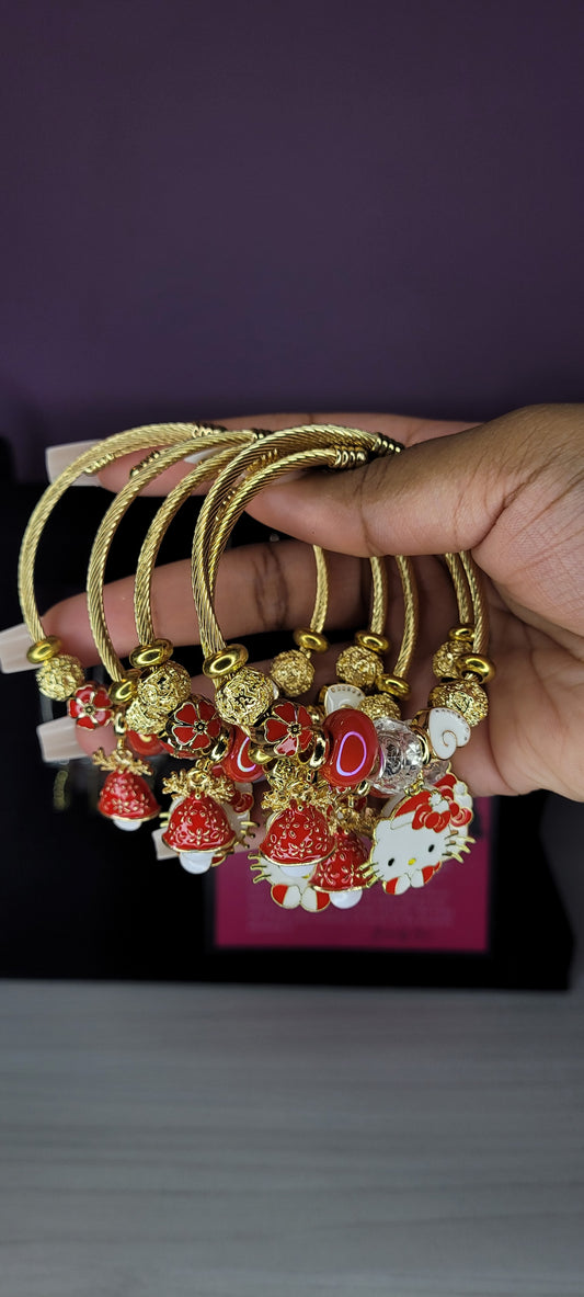 HELLO KITTY SPRING BRACELET (GOLD)